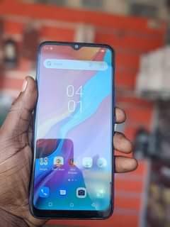A picture of Infinix hot8 haina kipengele kabisa njoo lipia