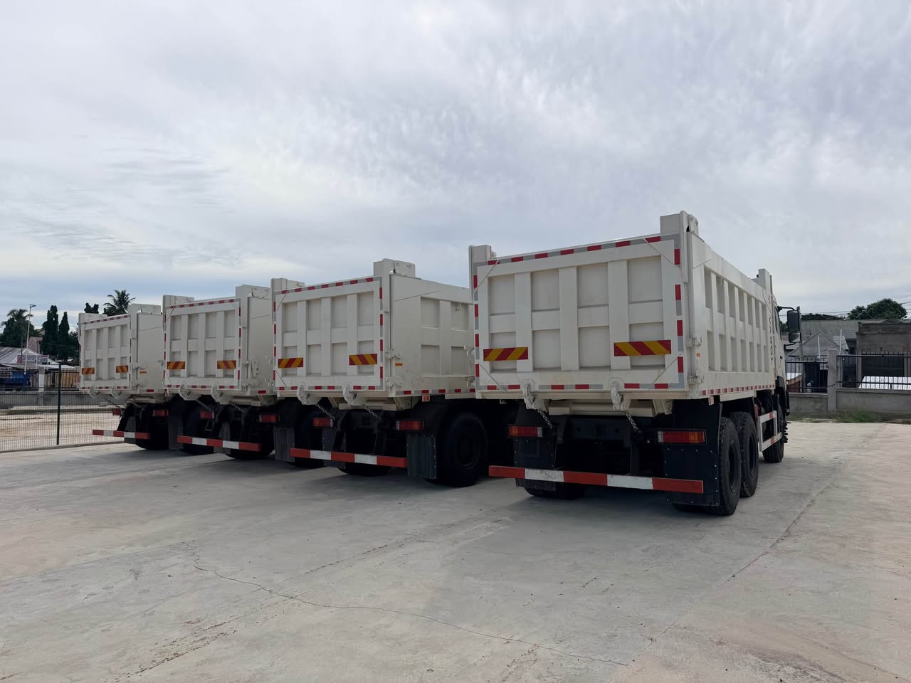 A picture of HEAVY DUTY TRUCKS
