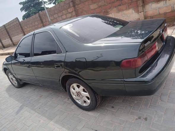 A picture of Toyota Camry 0 2 le