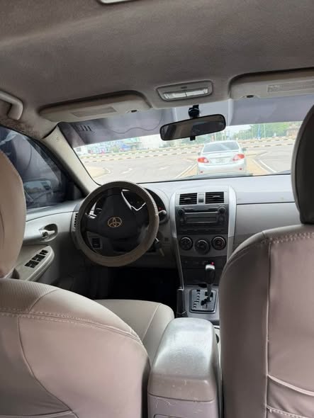 A picture of TOYOTA COROLLA 2010
