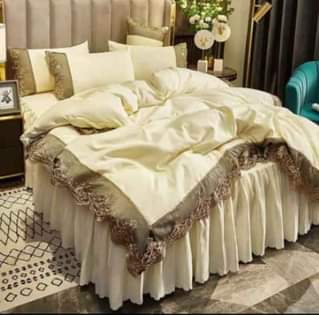 A picture of 12 Pc duvets available . Package has 1 duvet 1