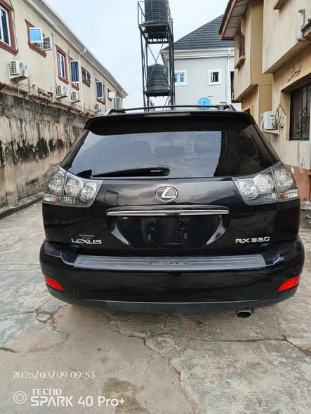 A picture of Toks Lexus rx 330 2004 model