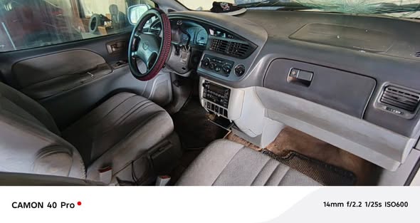 A picture of TOYOTA SIENNA tokunbo standard 2 6million