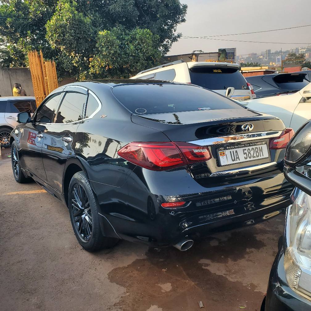 A picture of INFINITI 2016 60M