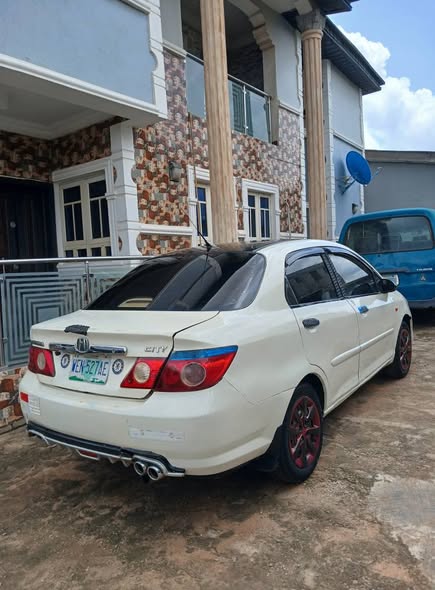 A picture of Honda City 2006