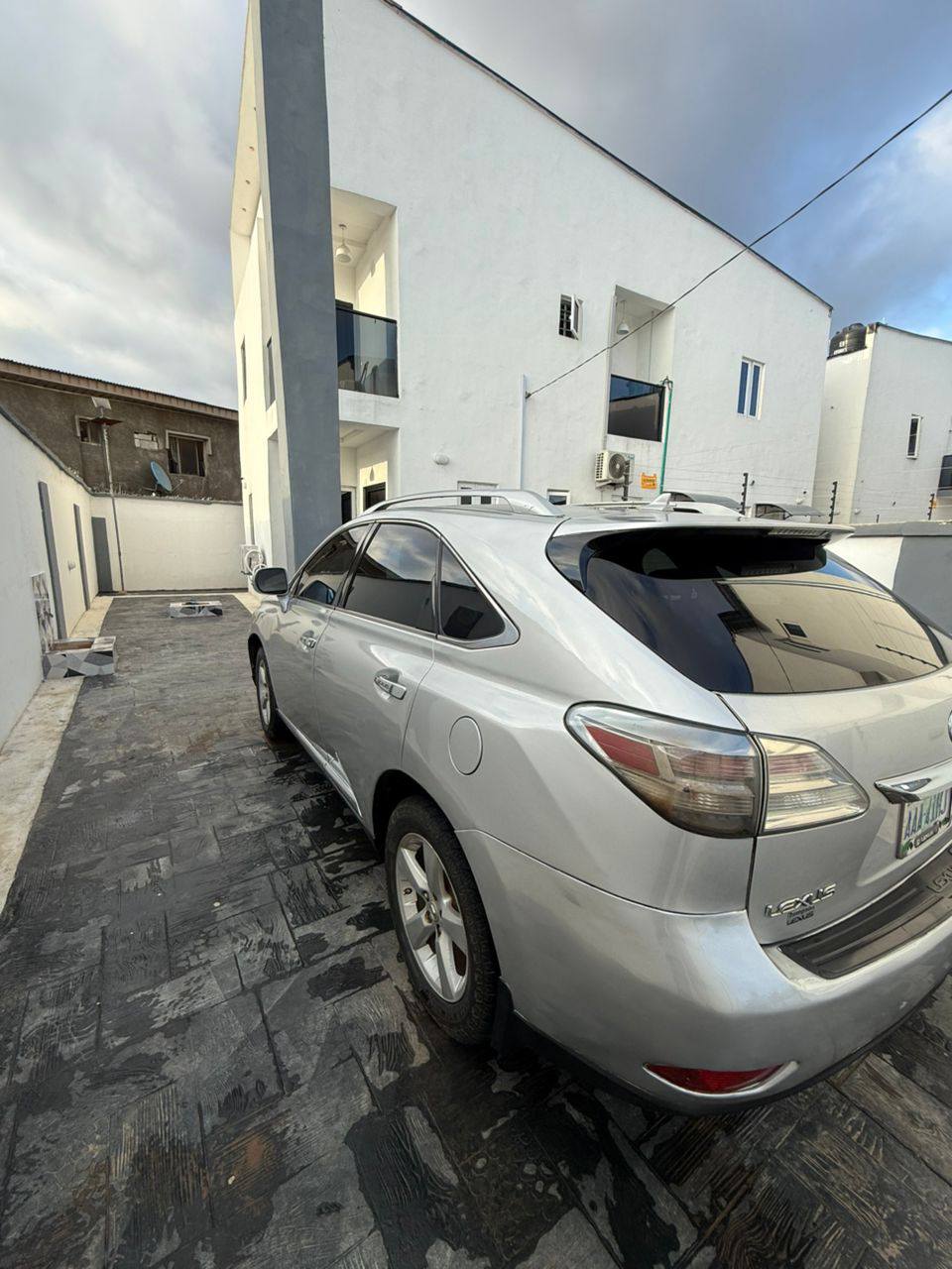 A picture of Lexus RX 350 model 2010 