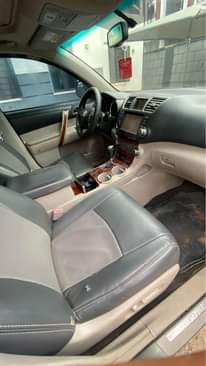 A picture of 2012 Toyota Highlander Limited 11m