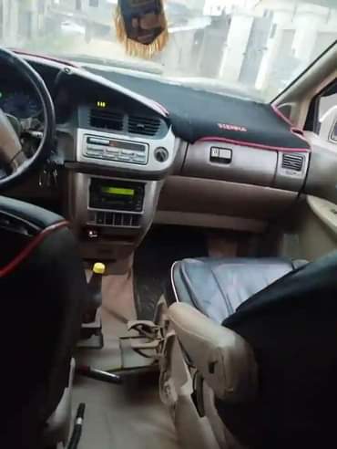 A picture of 2002 Toyota sienna Price 3 2m Location Amuwo odofin Lagos
