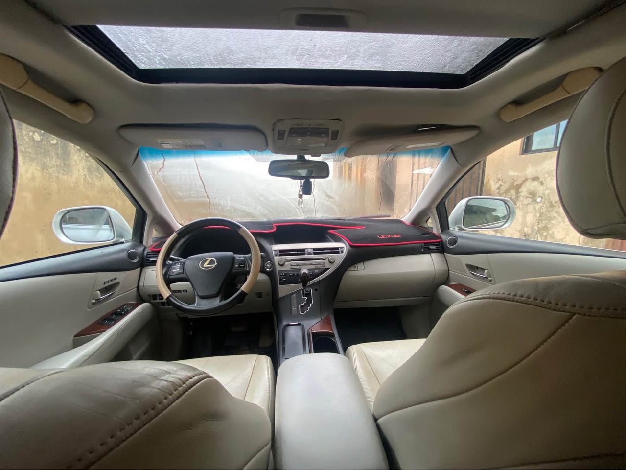 A picture of Rx350 2012 model