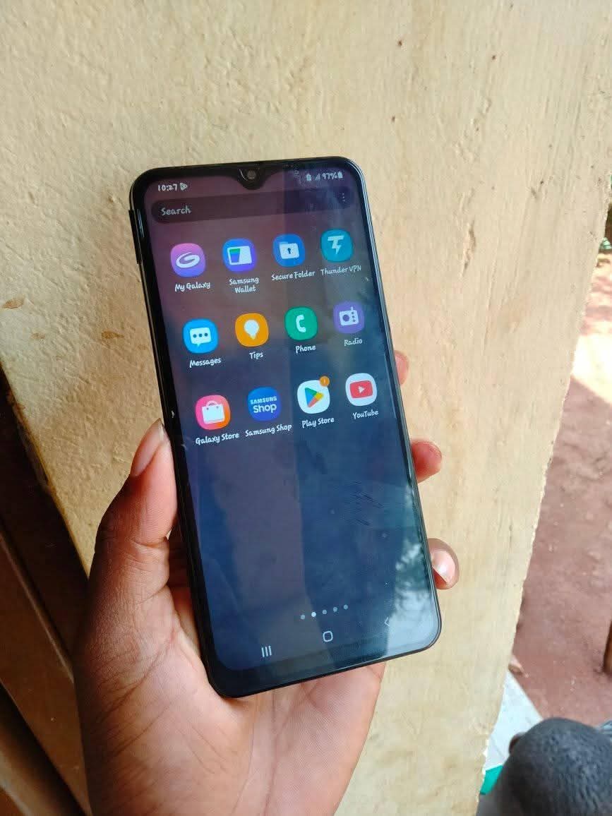 A picture of Samsung a50