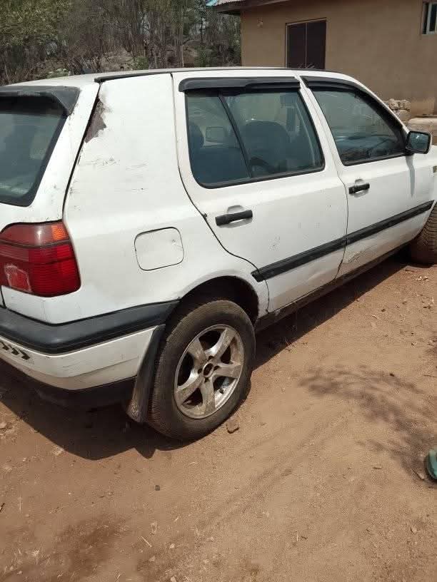 A picture of 2003 Volkswagen golf iii