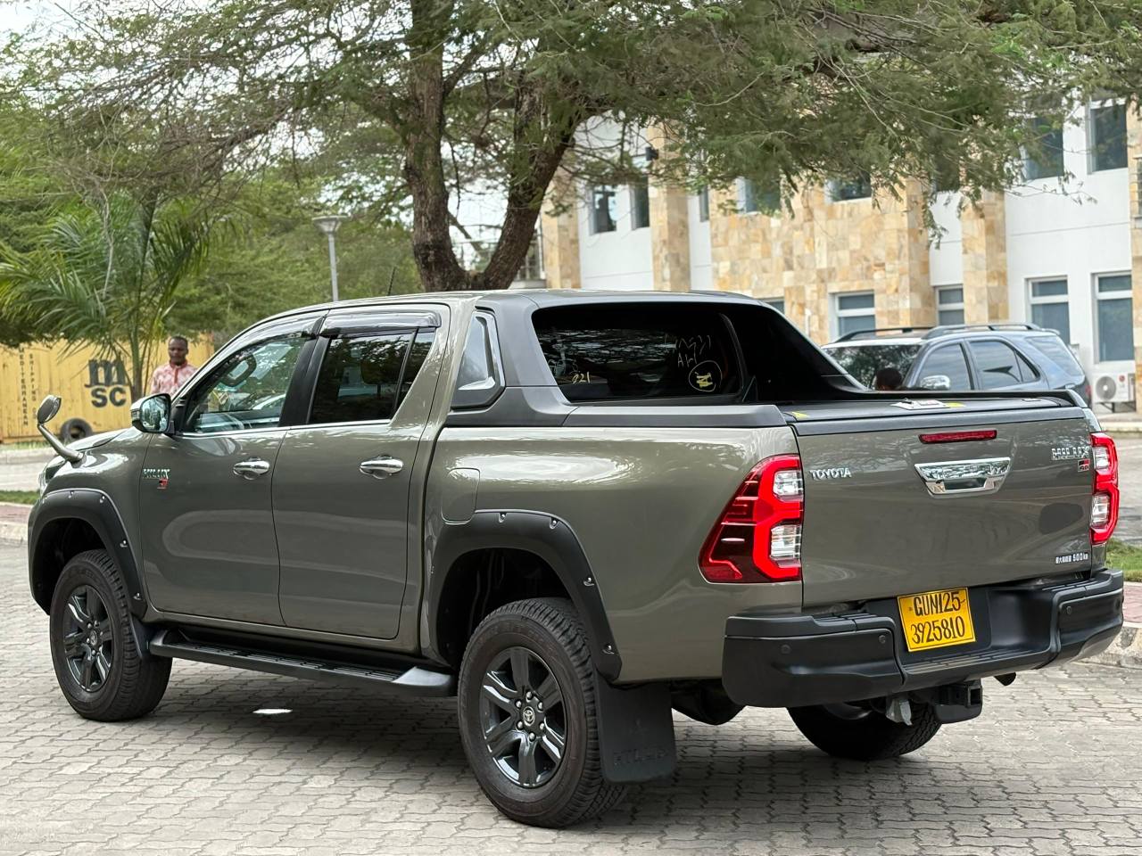A picture of  TOYOTA HILUX DOUBLE CABIN GR Bei price 133 000