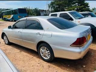 A picture of TOYOTA CROWN ATHLETE