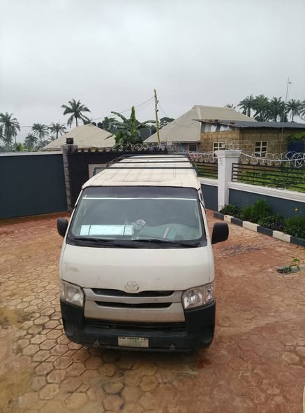 A picture of Toyota hummer bus manual drive