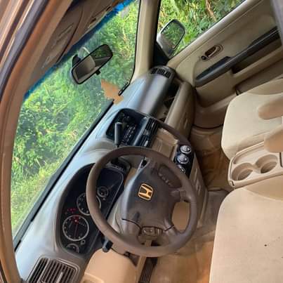 A picture of Honda CR V 2005
