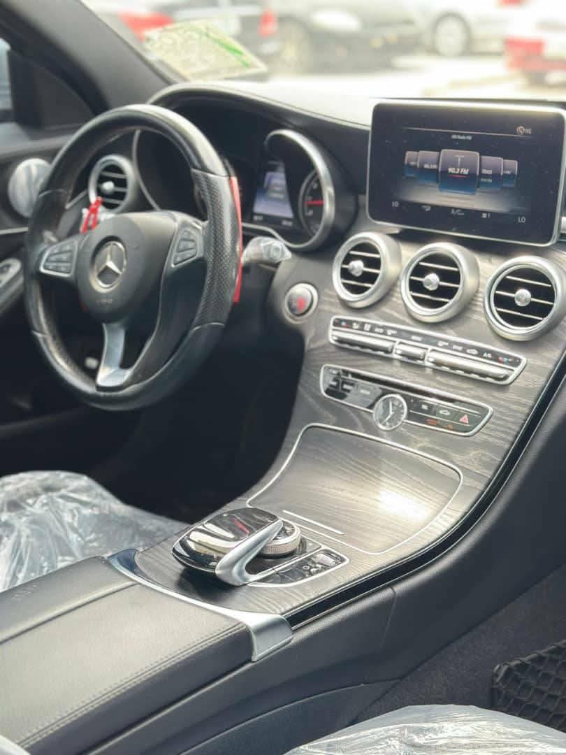 A picture of 2016 Mercedes benz C300 keyless full option 2016
