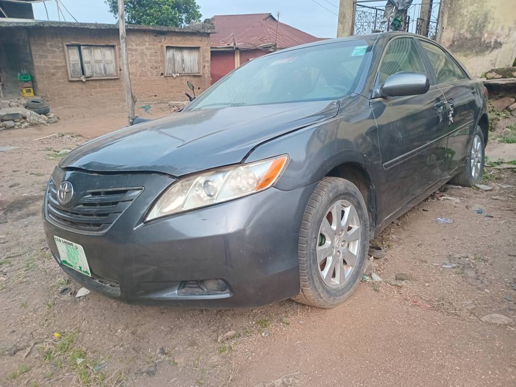 A picture of Toyota camry 2008 v6. Bad Engine.
