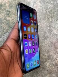 A picture of iPhone 11 pro max 512gb Cracked TzS 599 000