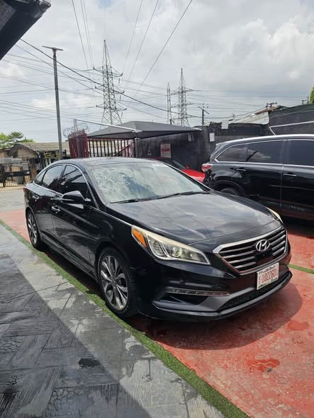 A picture of Hyundai Sonata 2016