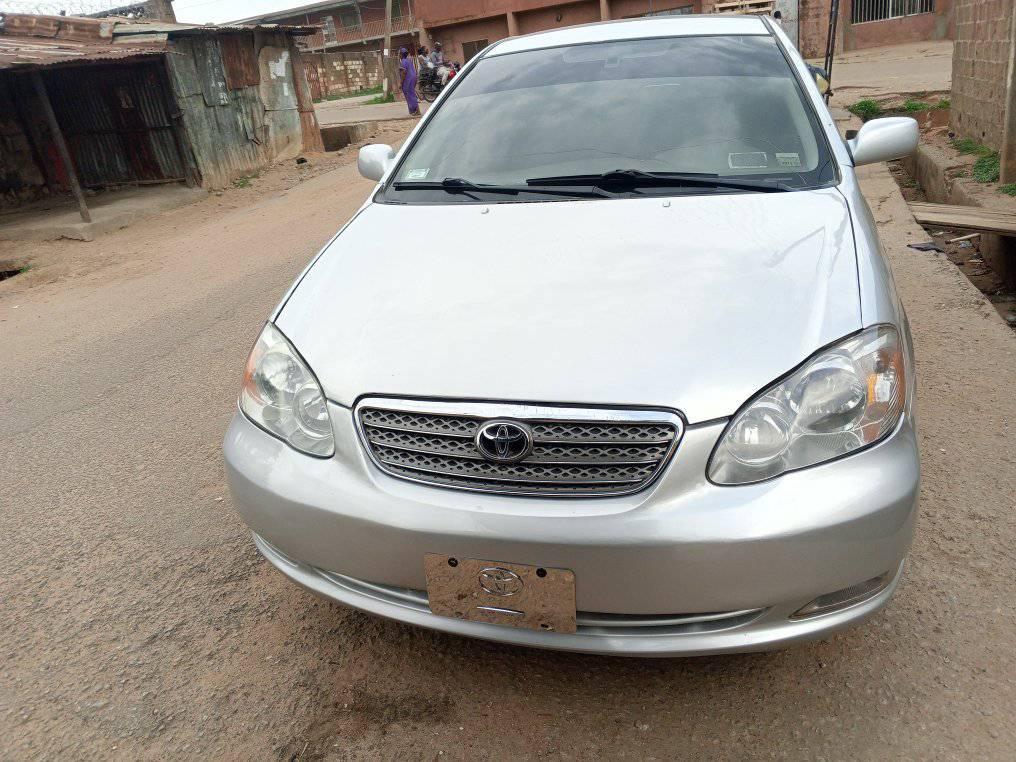 A picture of Toyota corolla 2007 model