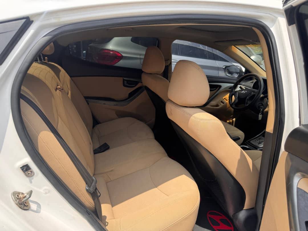 A picture of HYUNDAI ELANTRA 2013 