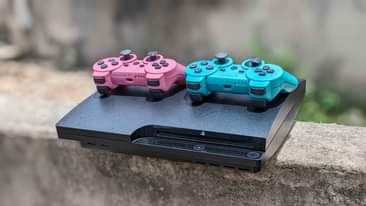 A picture of PS3 SLIM COMPLETE WITH TWO PADS