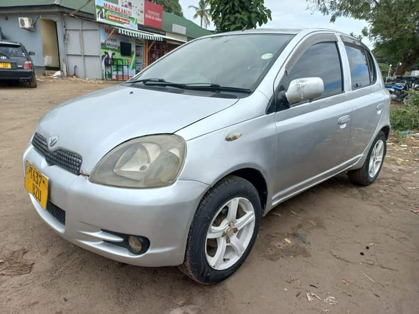 A picture of TOYOTA Vitz