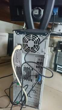 A picture of HP desktop computer full