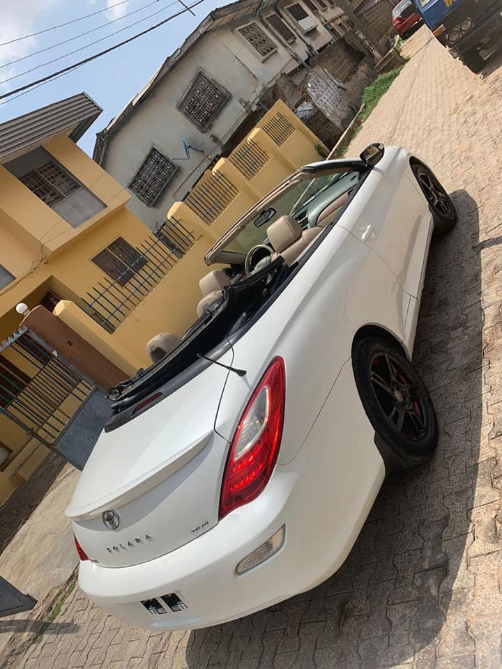 A picture of TOYOTA SOLARA