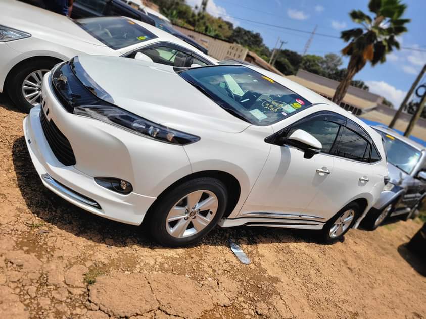 A picture of Toyota harrier
