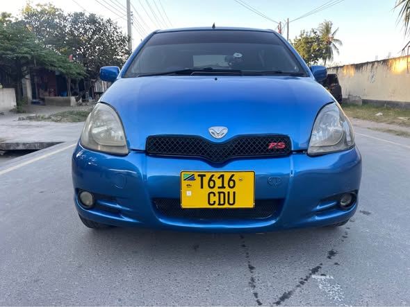 A picture of Toyota Vitz RS for Sale Year 2001 Engine 2NZ CC