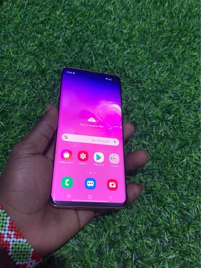 A picture of Samsung galaxy s10 Gb128 8 Nataka250000