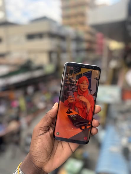A picture of Samsung s8