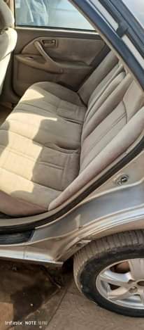 A picture of 2001 Toyota Camry 6