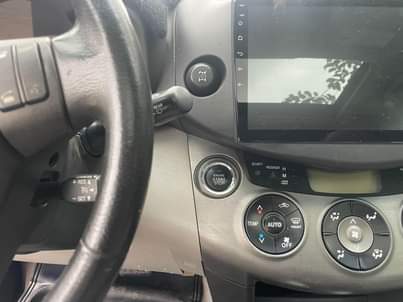 A picture of Toyota rav4 2012 limited edition