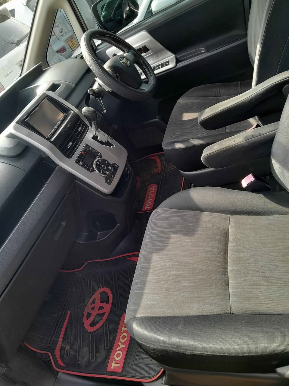 A picture of Noah si 0705375387 0776639068 watsup 36m