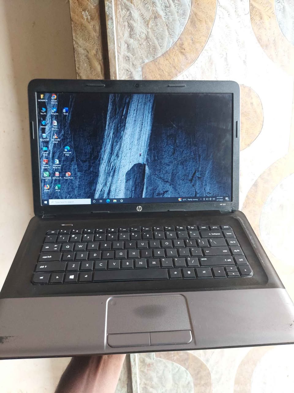 A picture of Selling my used Hp 255 G7 4Gb ram 500Gb rom