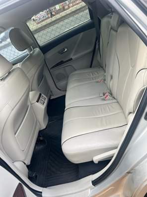 A picture of NEATLY USED 2010 MODEL TOYOTA VENZA Absolutely nothing to fix