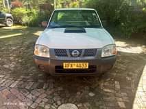 used nissan np300