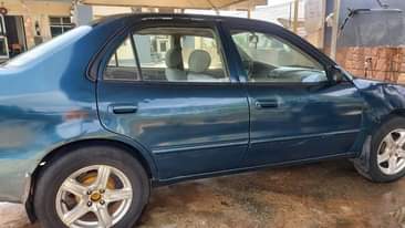 A picture of Toyota Corolla 2000 model