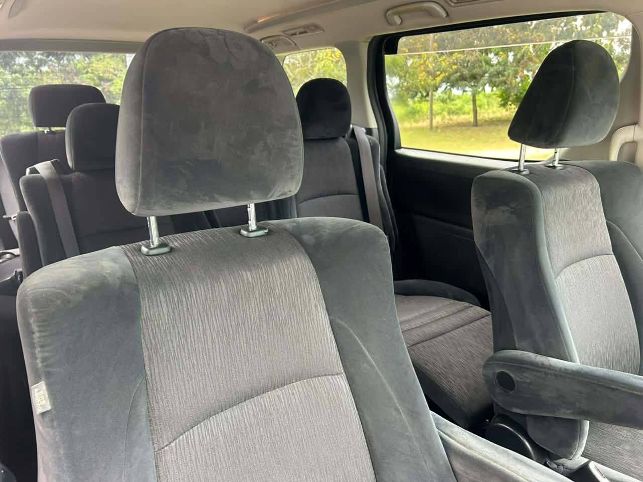 A picture of TOYOTA ALPHARD