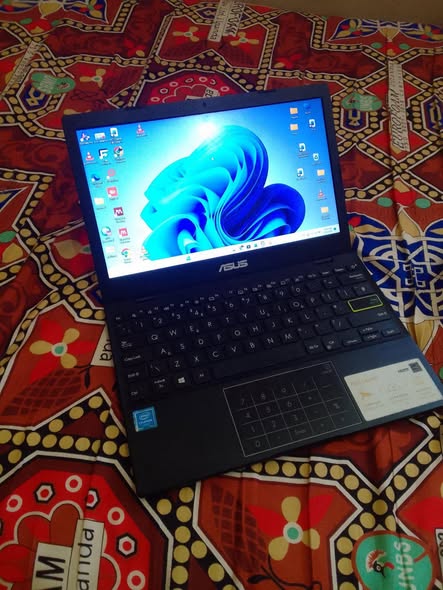 A picture of ASUS