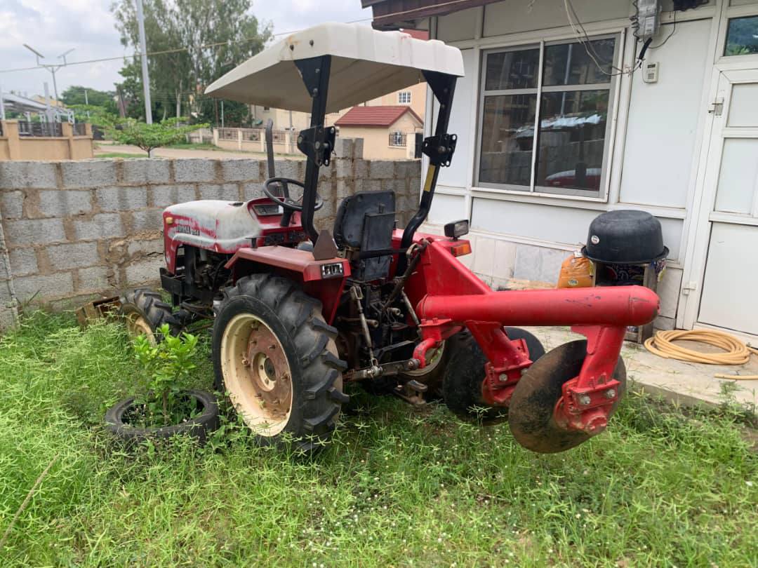 A picture of Tractor