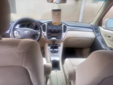 A picture of And WhatsApp 08038027714 TOKS STANDARD Toyota Highlander 2003model neatly used