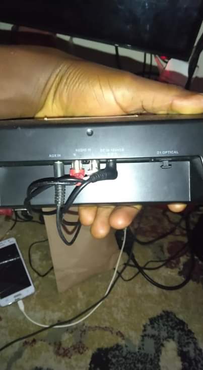 A picture of 0fa boss kalewa nauza Hitachi sound bar 180k. Ni mtumba