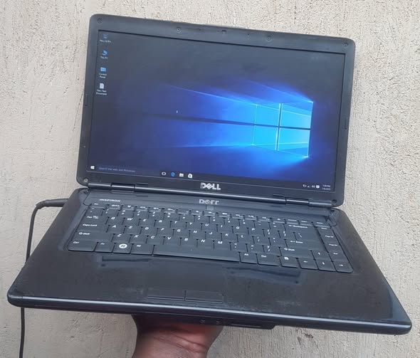 A picture of Dell laptop