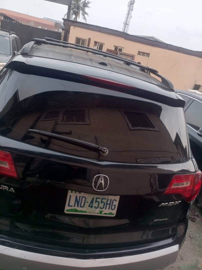 A picture of 2007 Acura mdx flashed on first body