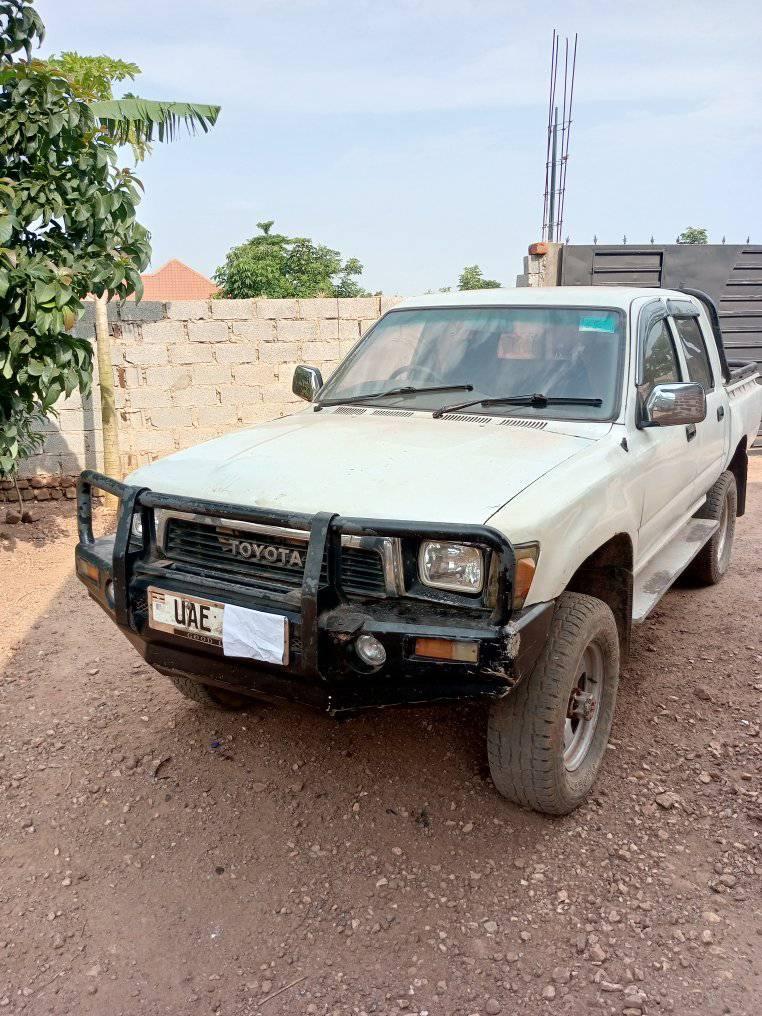 A picture of Hilux ln 106 double cabin