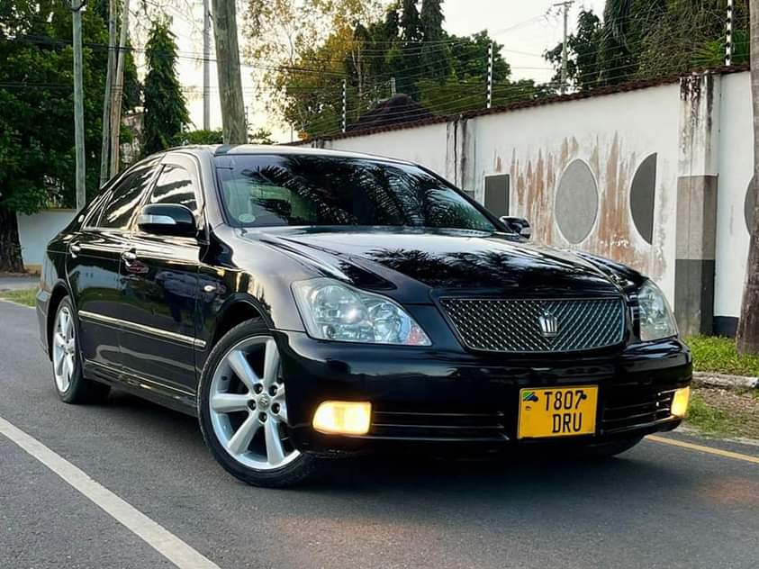 A picture of PRICE BEI 12.8 CALL 07128279333 CROWN ATHLETIC ENGINE 4GR CC