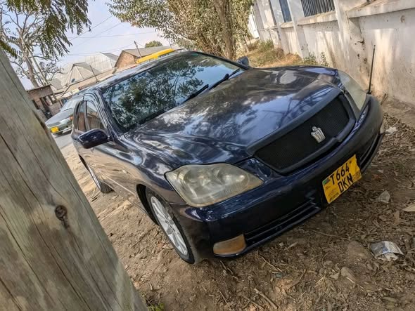 A picture of TOYOTA CROWN FOR SALE Bei TSh 6 9M Engine 4GR